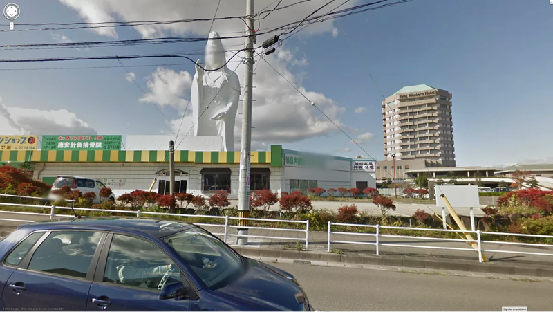 Illustration for article titled Monumentos anónimos en Street View: Google también difumina su cara